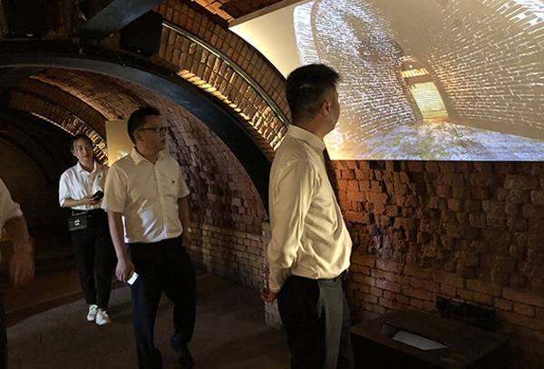 場站公司開展“學(xué)先進(jìn)、守初心、擔(dān)使命”主題黨日活動(dòng)-2-s.png